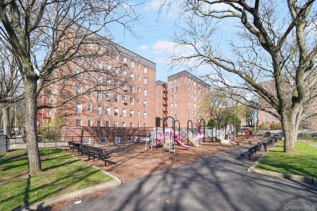 2 Louisiana Avenue Bronxville NY 10708