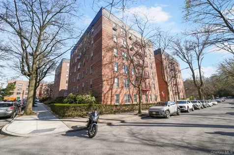 2 Louisiana Avenue Bronxville NY 10708