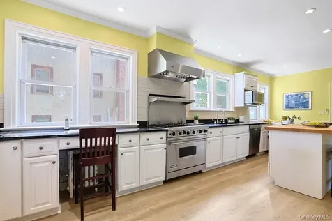 91 Vaughn Avenue New Rochelle NY 10801