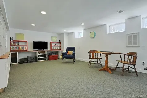 91 Vaughn Avenue New Rochelle NY 10801