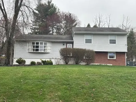 5 Verplanck Avenue Hopewell Junction NY 12533