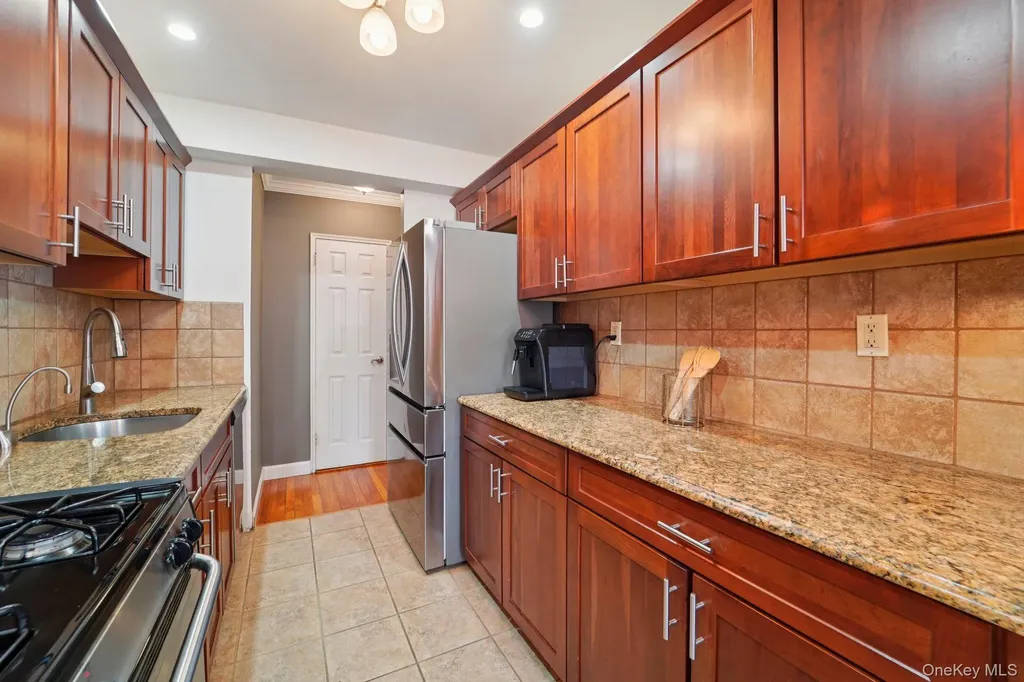 4 Sadore Yonkers NY 10710
