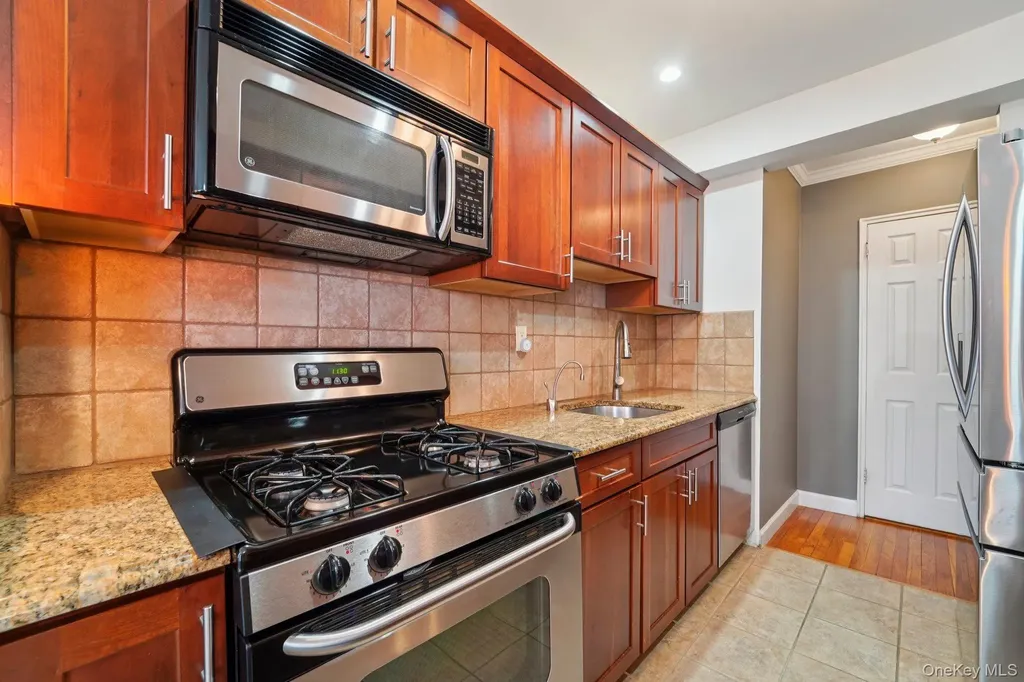 4 Sadore Yonkers NY 10710