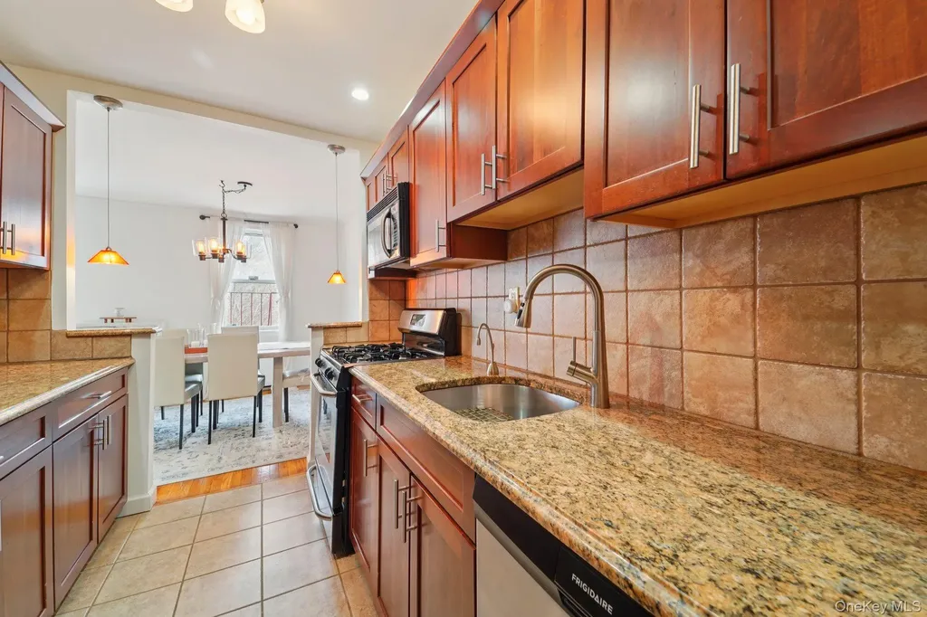 4 Sadore Yonkers NY 10710