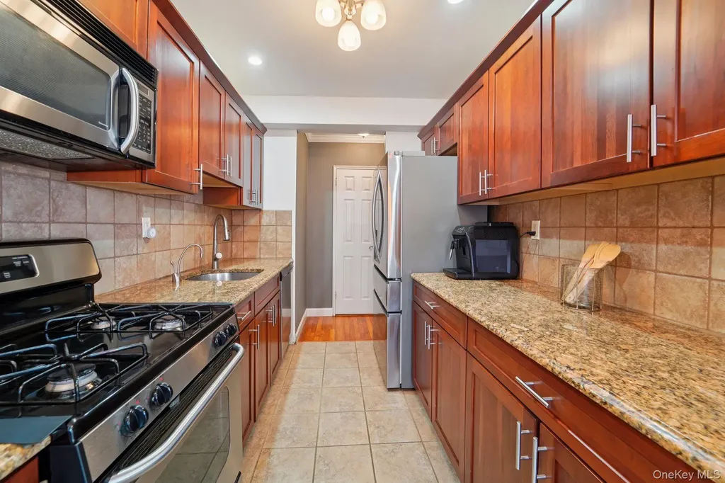 4 Sadore Yonkers NY 10710