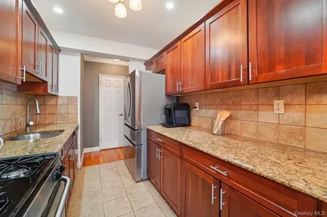 4 Sadore Yonkers NY 10710