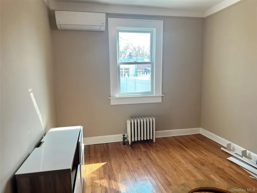 14952 25th Drive Flushing NY 11354