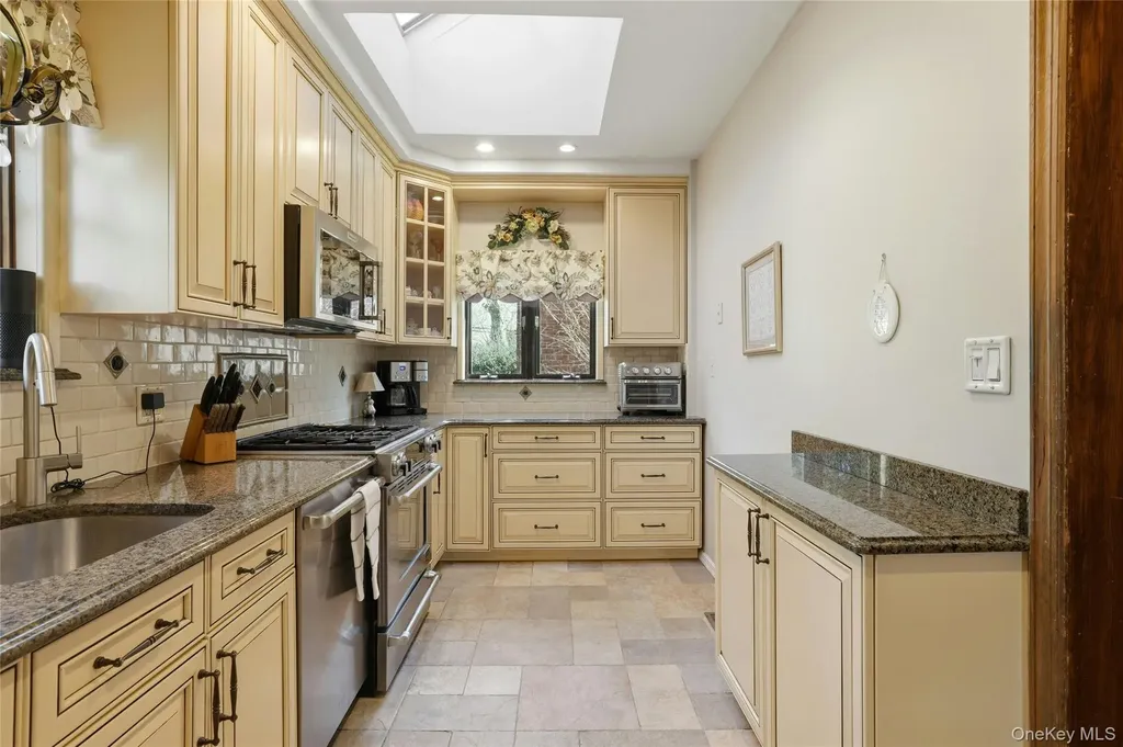 628 Concord Avenue Williston Park NY 11596