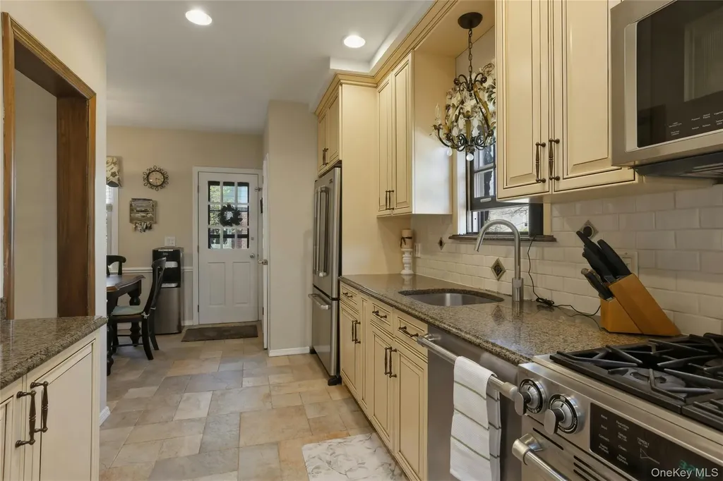 628 Concord Avenue Williston Park NY 11596