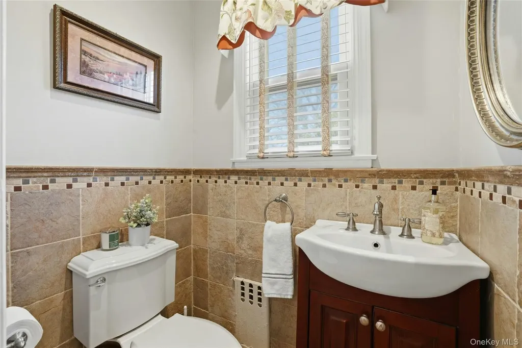 628 Concord Avenue Williston Park NY 11596