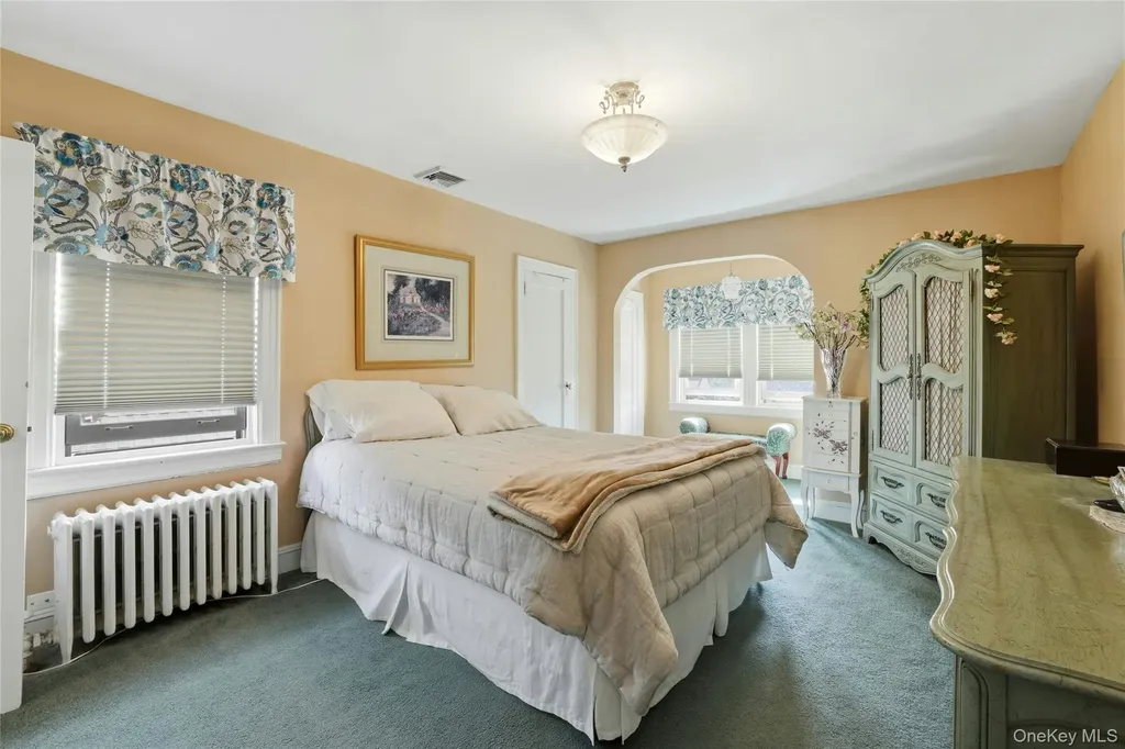 628 Concord Avenue Williston Park NY 11596