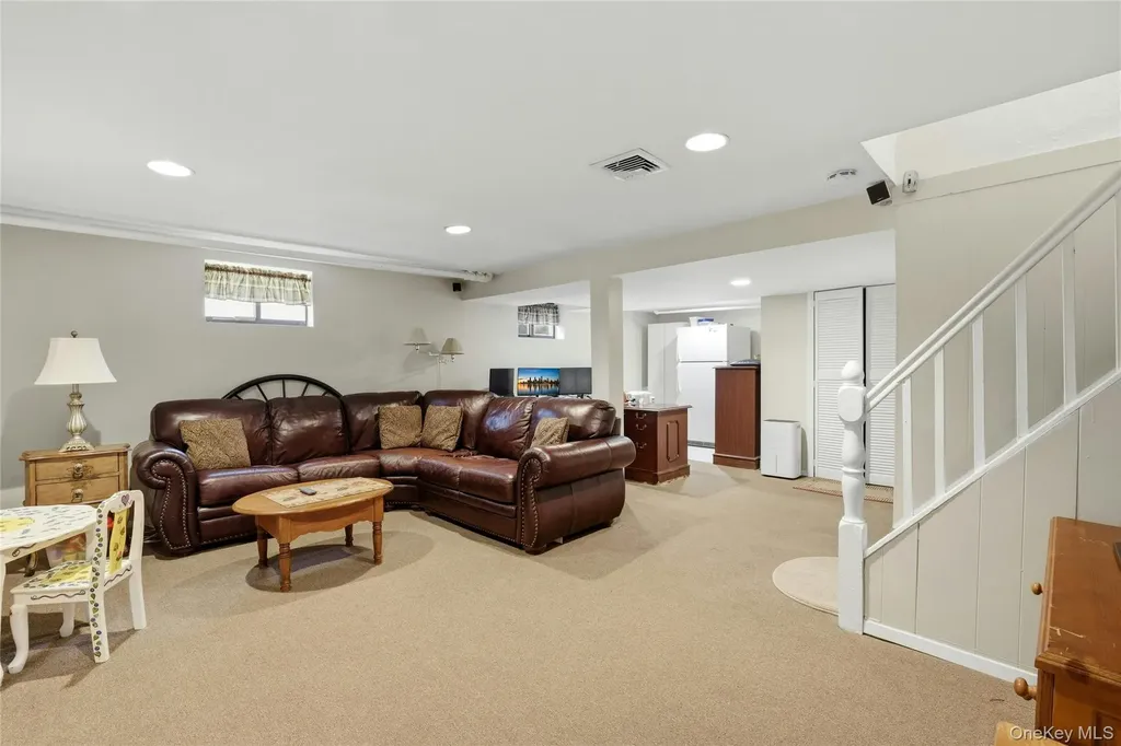 628 Concord Avenue Williston Park NY 11596