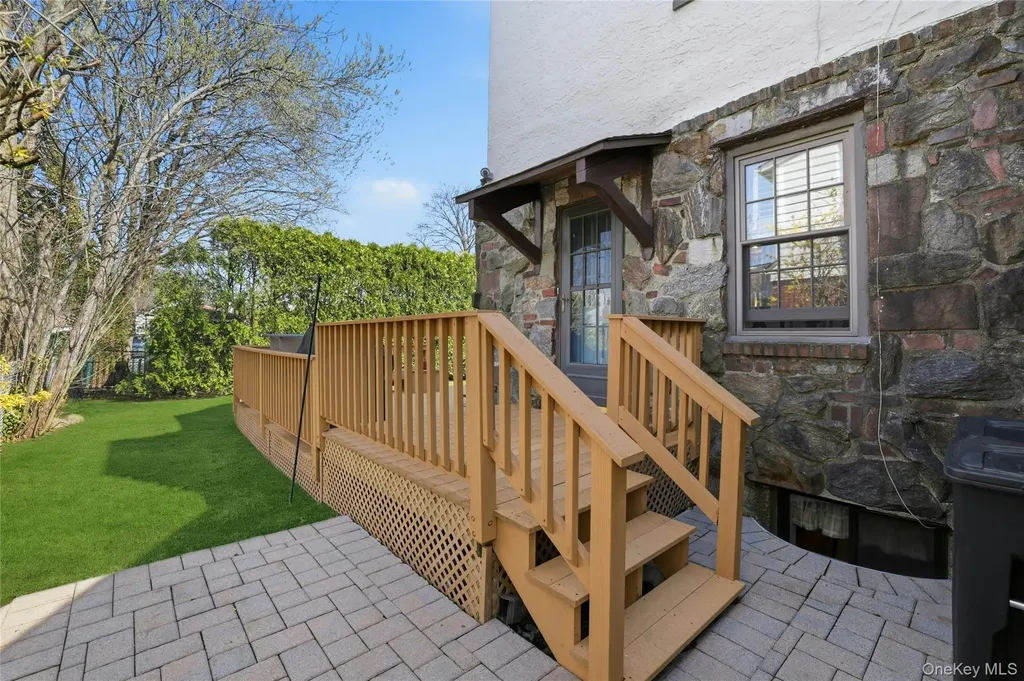 628 Concord Avenue Williston Park NY 11596