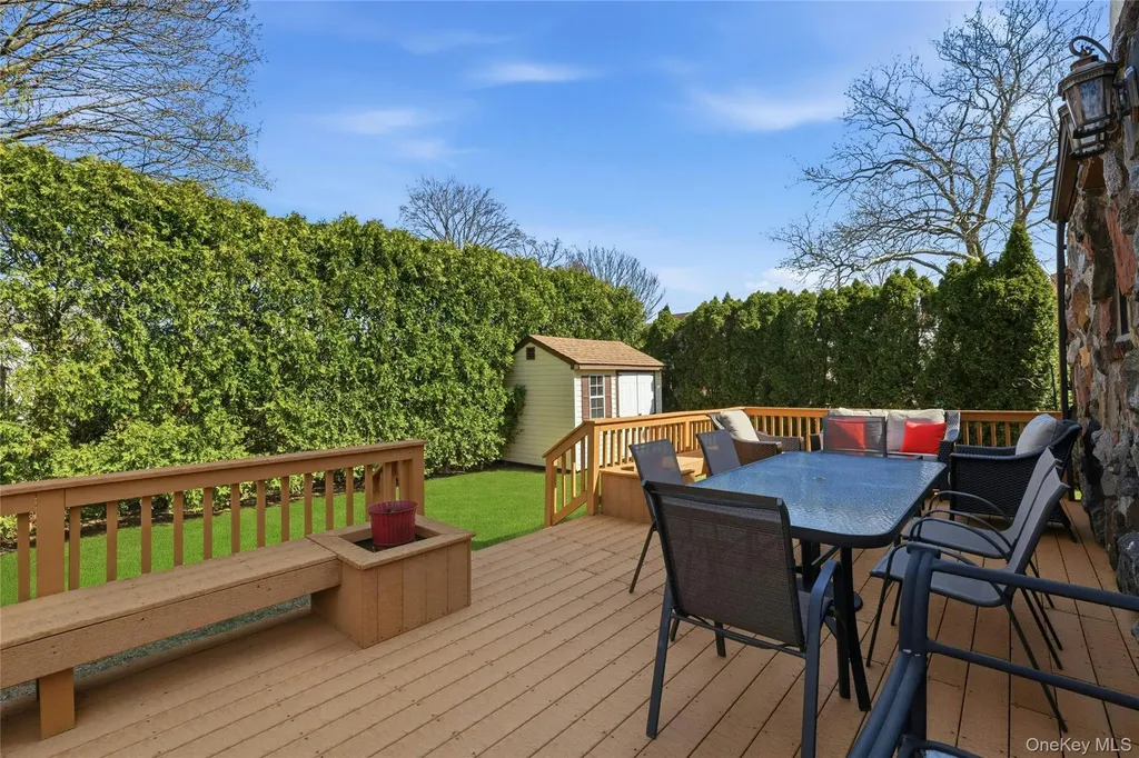 628 Concord Avenue Williston Park NY 11596