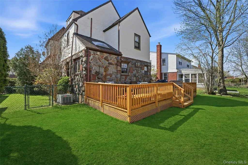 628 Concord Avenue Williston Park NY 11596