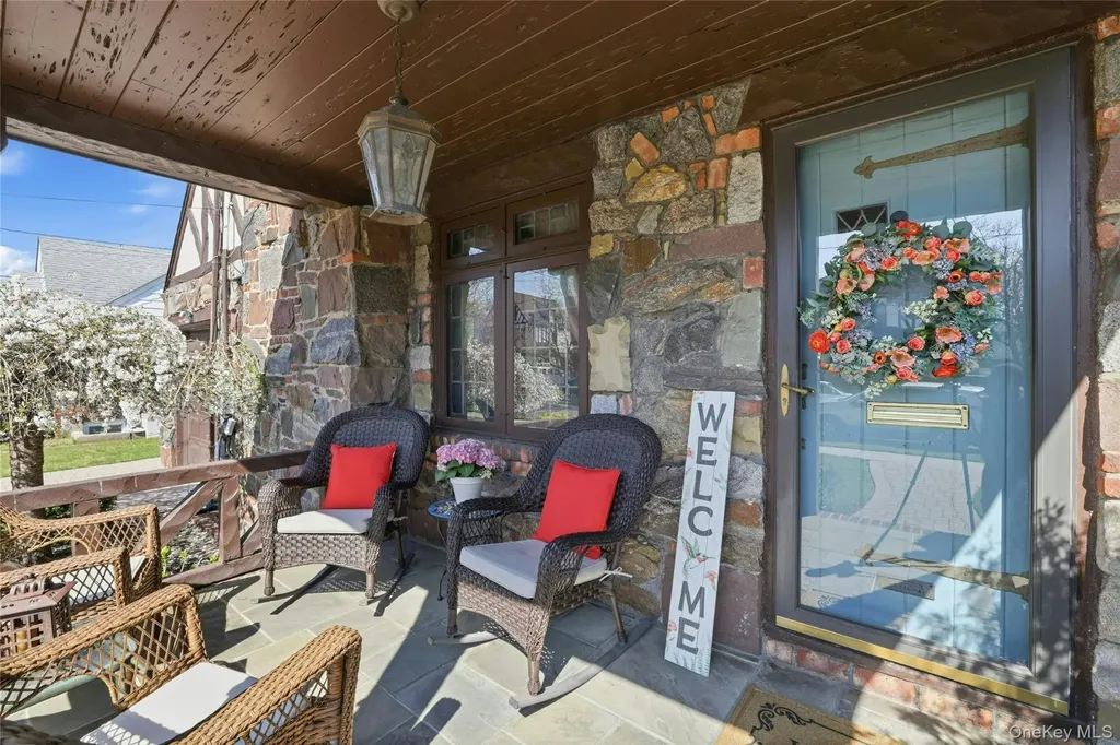 628 Concord Avenue Williston Park NY 11596