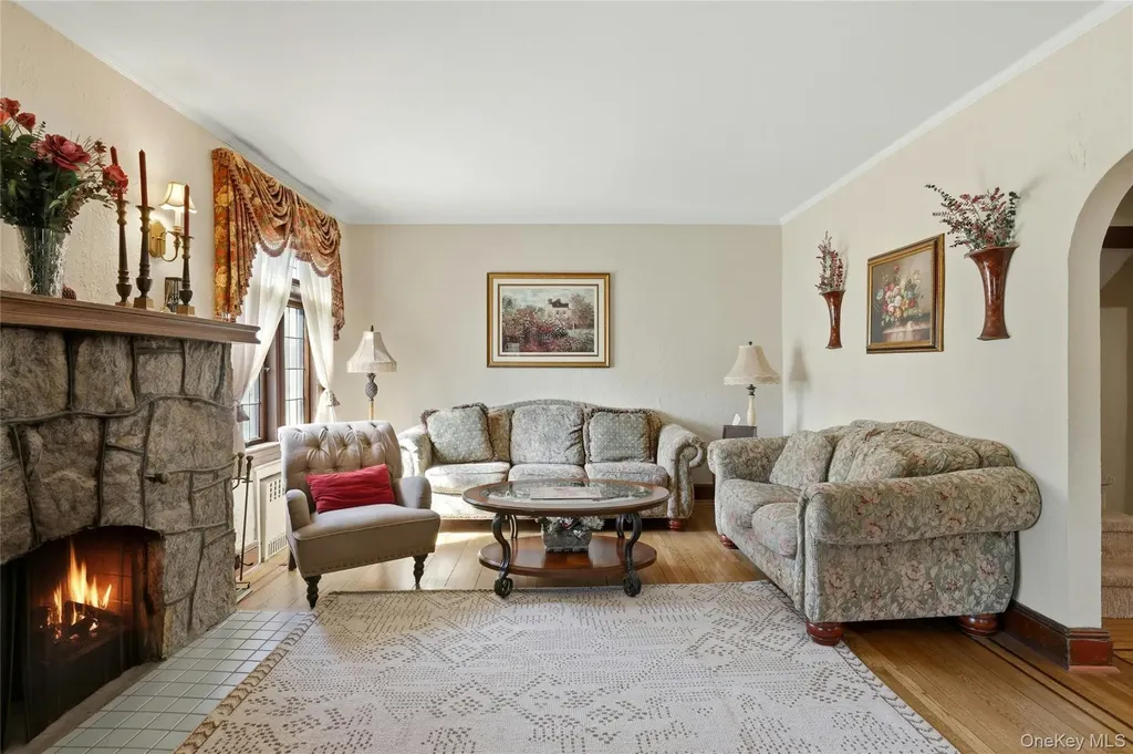 628 Concord Avenue Williston Park NY 11596