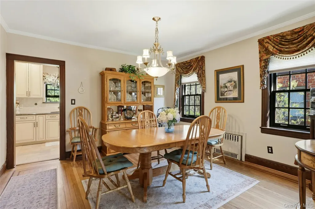 628 Concord Avenue Williston Park NY 11596