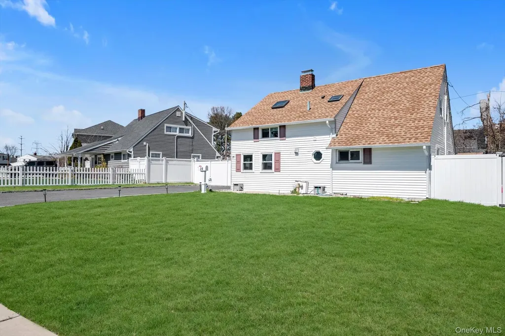 29 Cutter Lane Levittown NY 11756