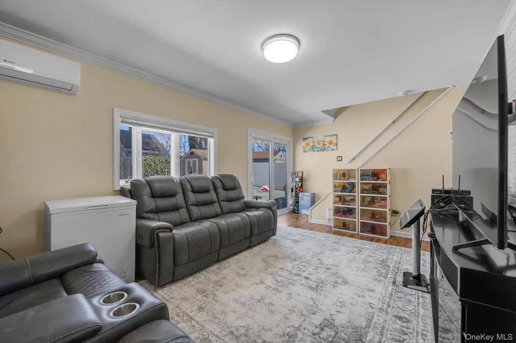 29 Cutter Lane Levittown NY 11756