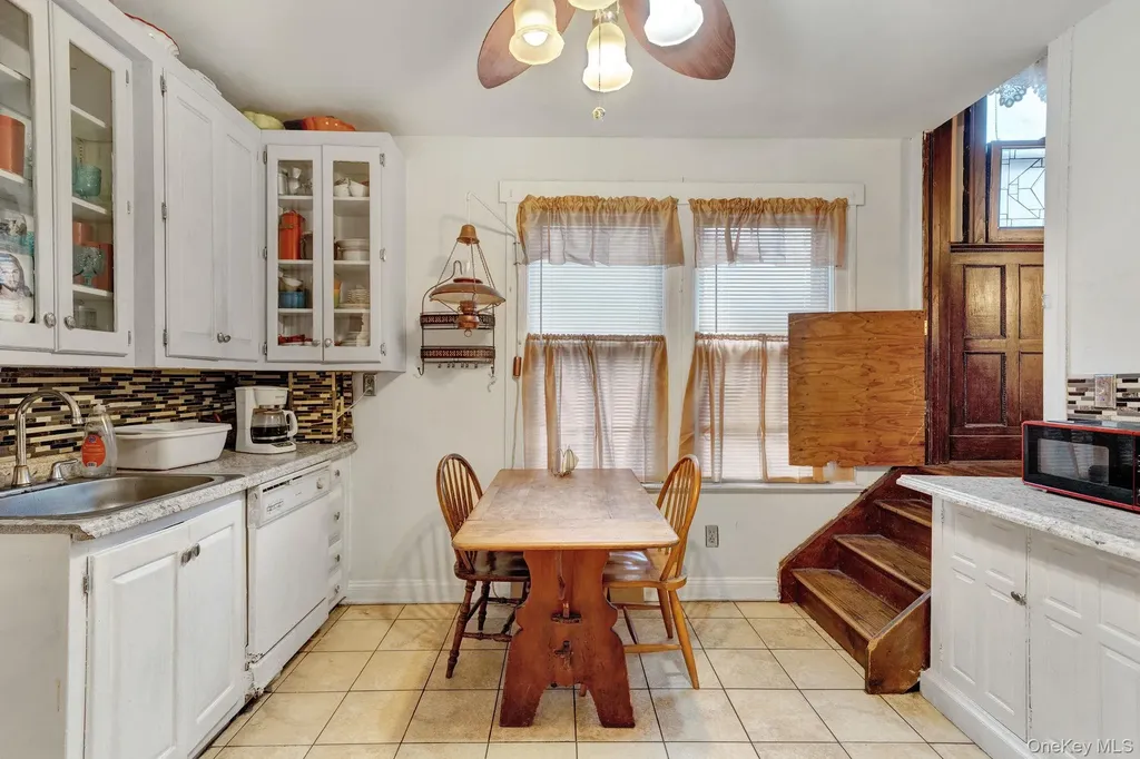 320 S Bayview Avenue Freeport NY 11520