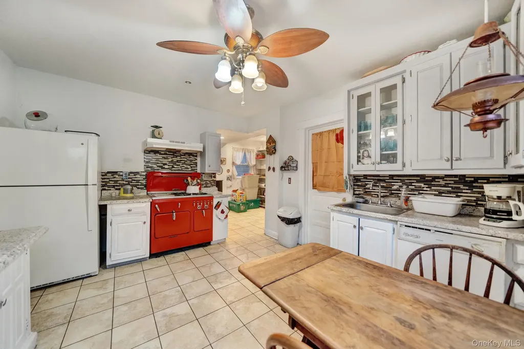 320 S Bayview Avenue Freeport NY 11520