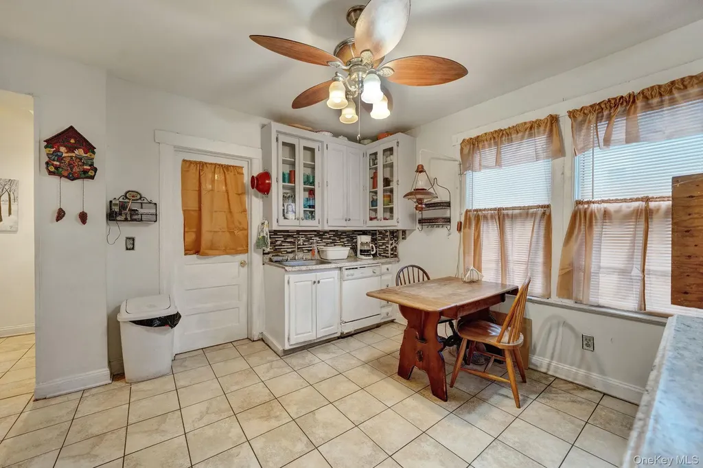 320 S Bayview Avenue Freeport NY 11520