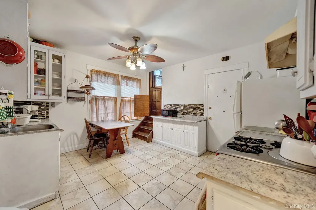 320 S Bayview Avenue Freeport NY 11520