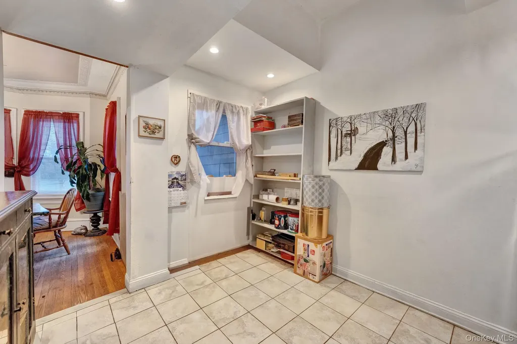 320 S Bayview Avenue Freeport NY 11520