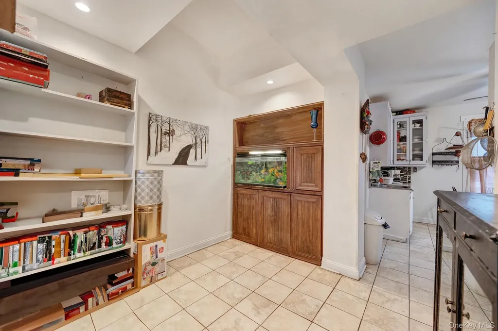 320 S Bayview Avenue Freeport NY 11520