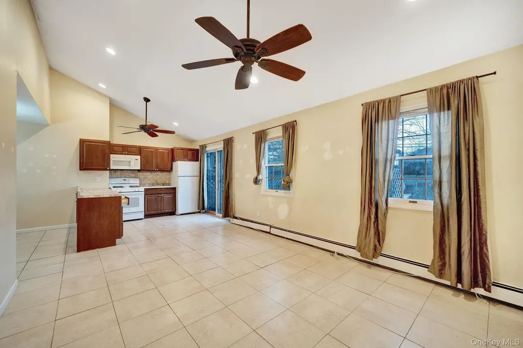 320 S Bayview Avenue Freeport NY 11520