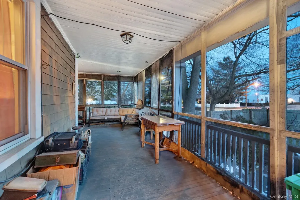 320 S Bayview Avenue Freeport NY 11520