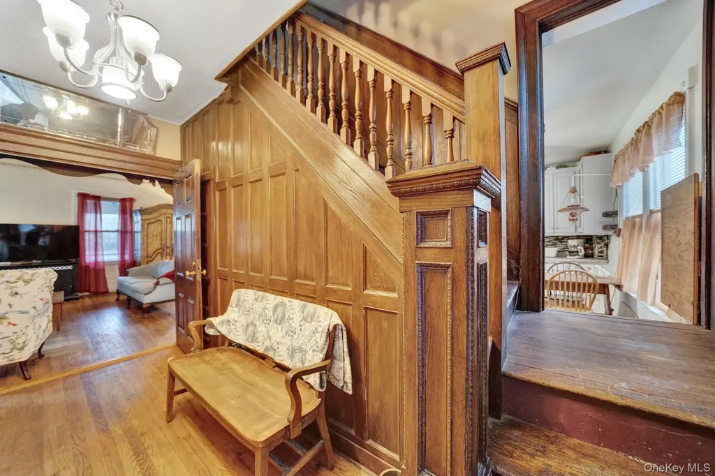 320 S Bayview Avenue Freeport NY 11520