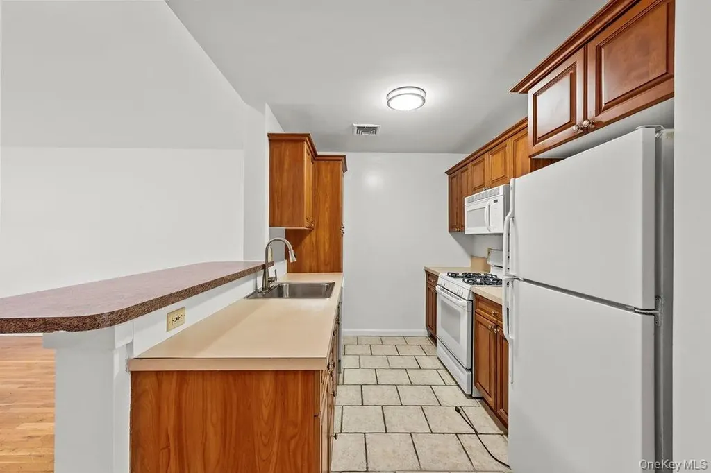 131 Pelhamdale Avenue Mount Vernon NY 10553