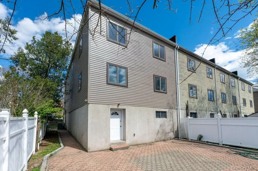 131 Pelhamdale Avenue Mount Vernon NY 10553