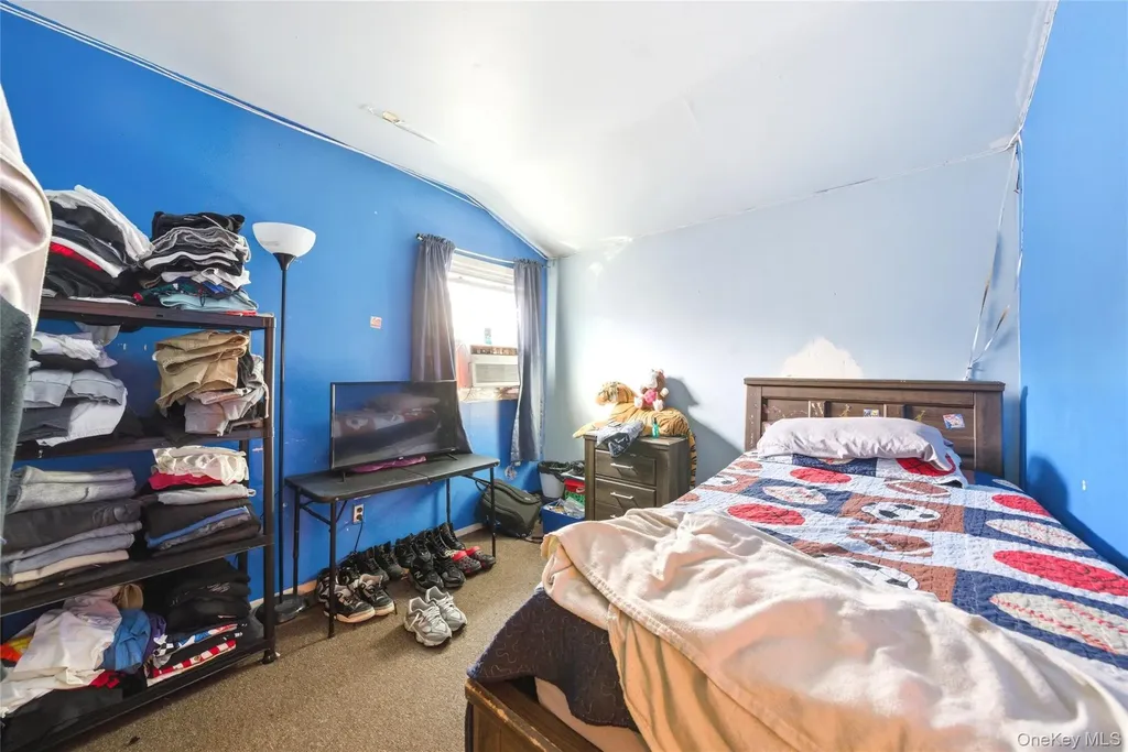 793 N Oak Drive Bronx NY 10467