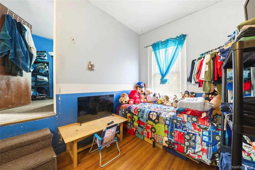 793 N Oak Drive Bronx NY 10467