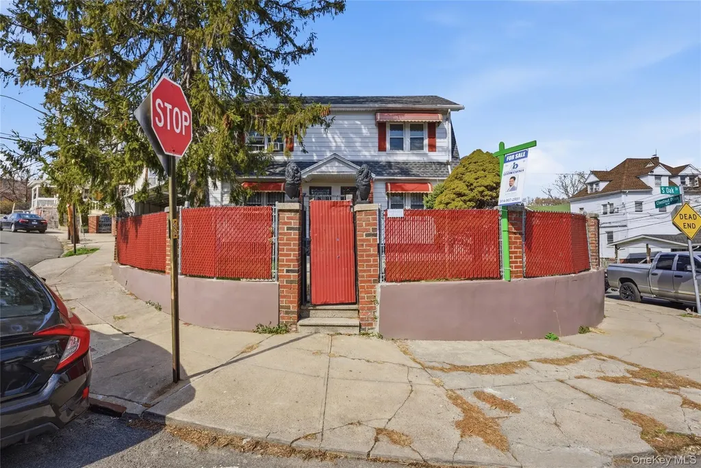 793 N Oak Drive Bronx NY 10467