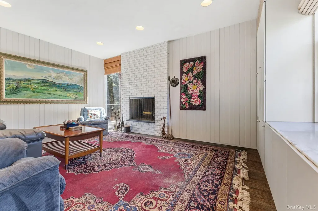 216 Clent Road Great Neck NY 11021