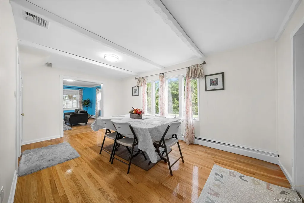 3 Split Rail Lane East Setauket NY 11733
