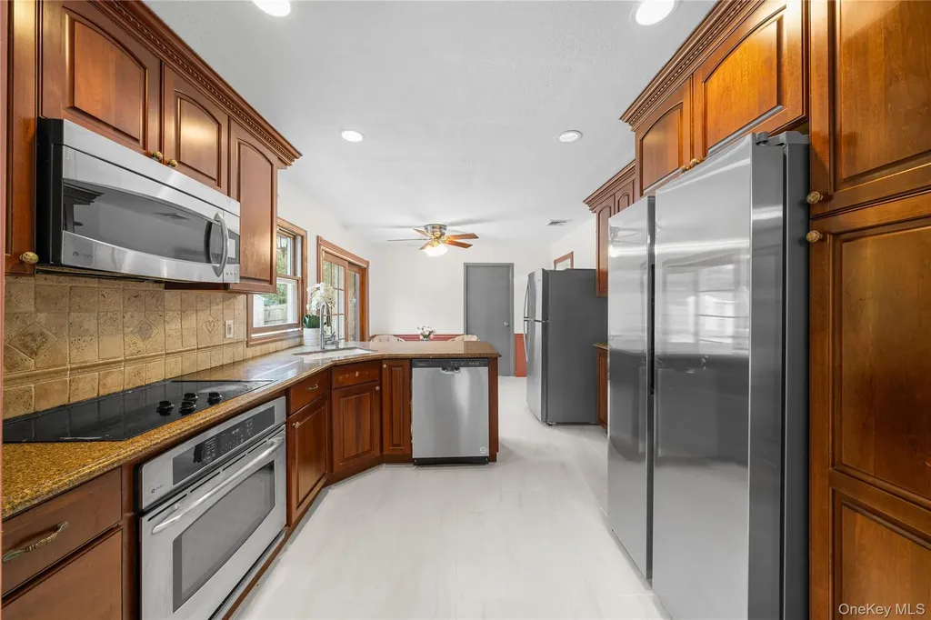 3 Split Rail Lane East Setauket NY 11733