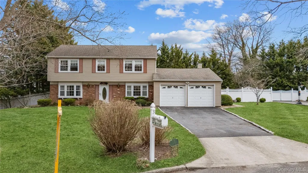 3 Split Rail Lane East Setauket NY 11733