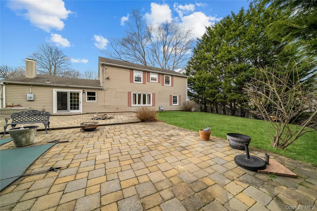 3 Split Rail Lane East Setauket NY 11733
