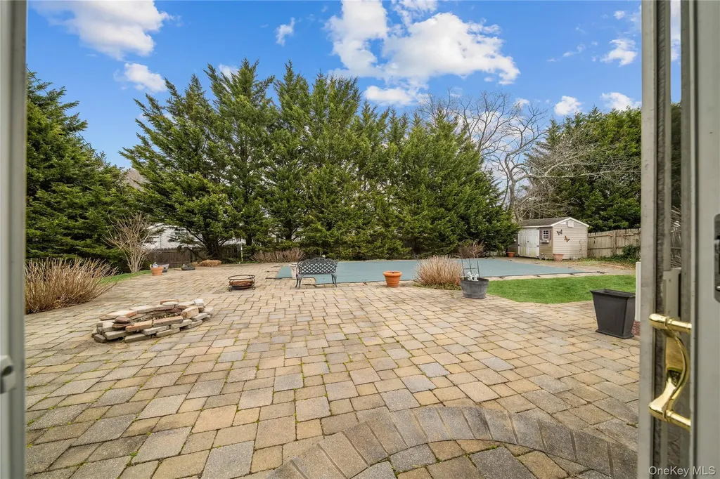 3 Split Rail Lane East Setauket NY 11733