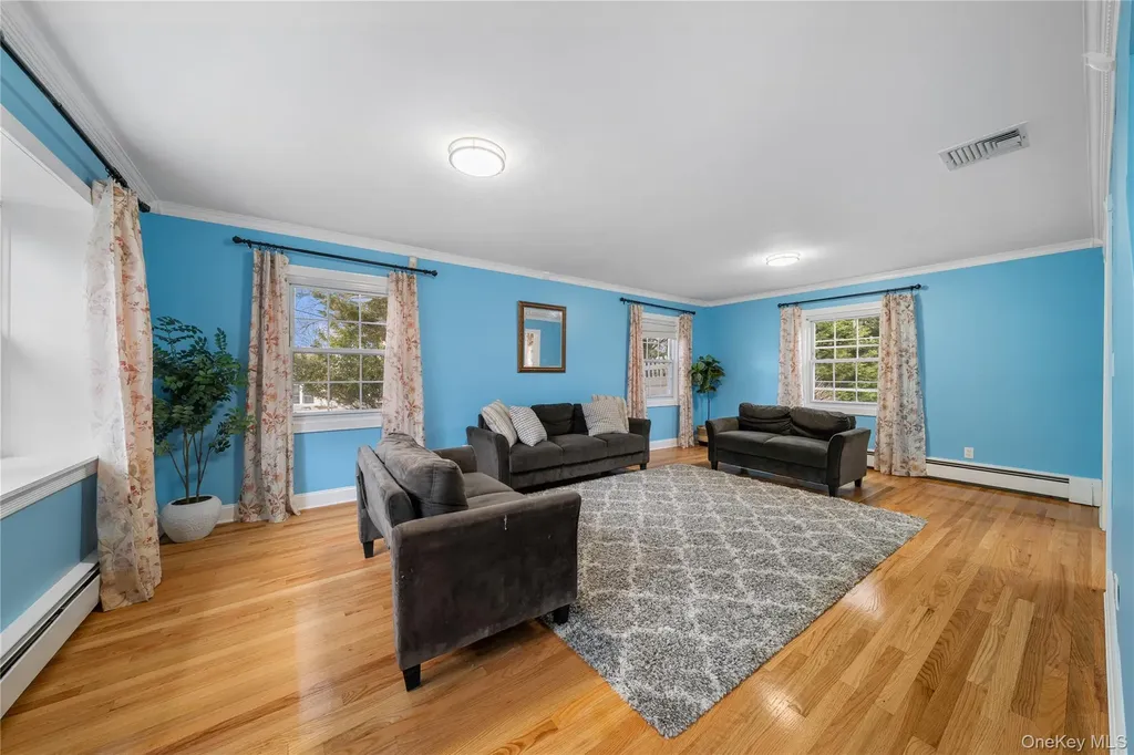 3 Split Rail Lane East Setauket NY 11733