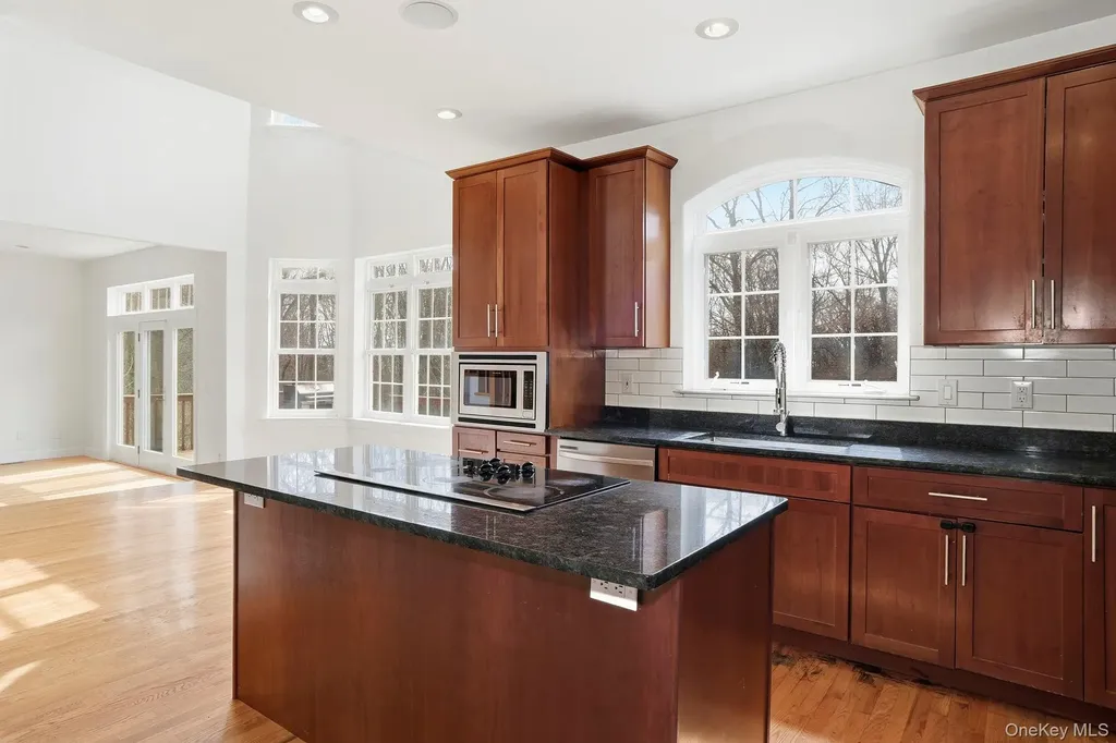 37 Willets Way Newburgh NY 12550