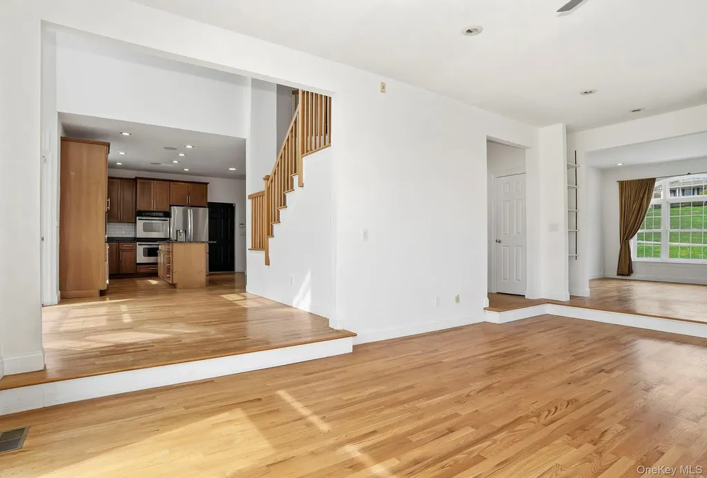 37 Willets Way Newburgh NY 12550