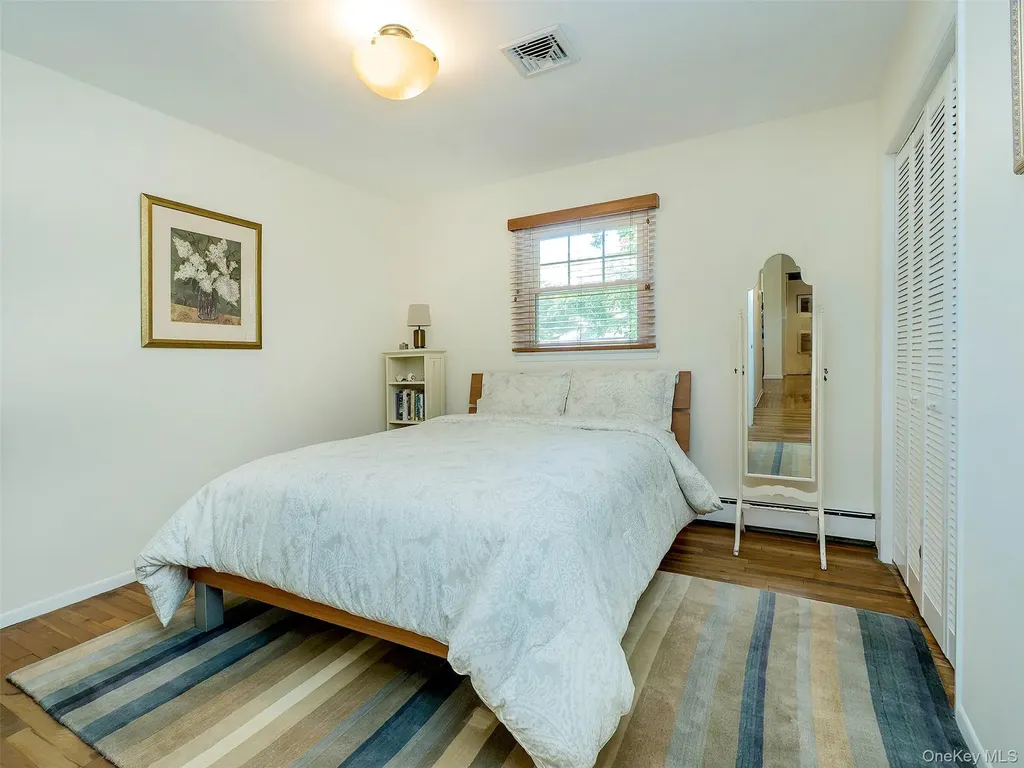 8 Laurel Way Sea Cliff NY 11579