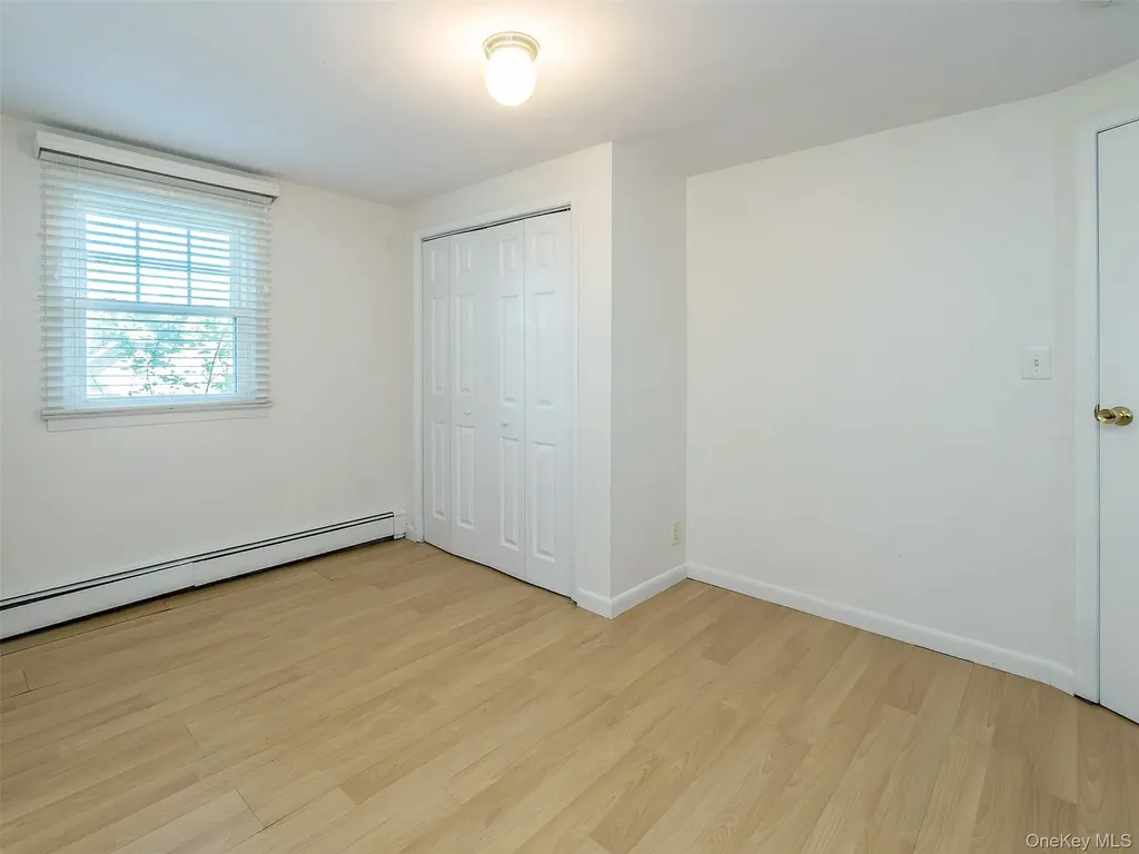 8 Laurel Way Sea Cliff NY 11579