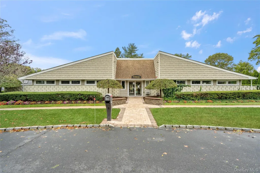 55 Forge Lane Coram NY 11727